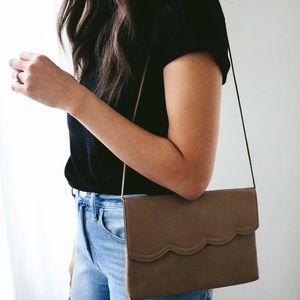 Vintage Beige Scalloped Shoulder Bag
